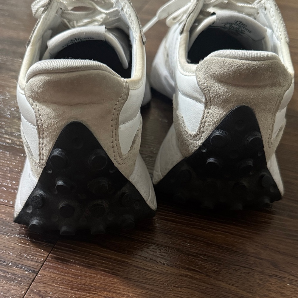 New Balance 327 Sneakers - Picture 5 of 7